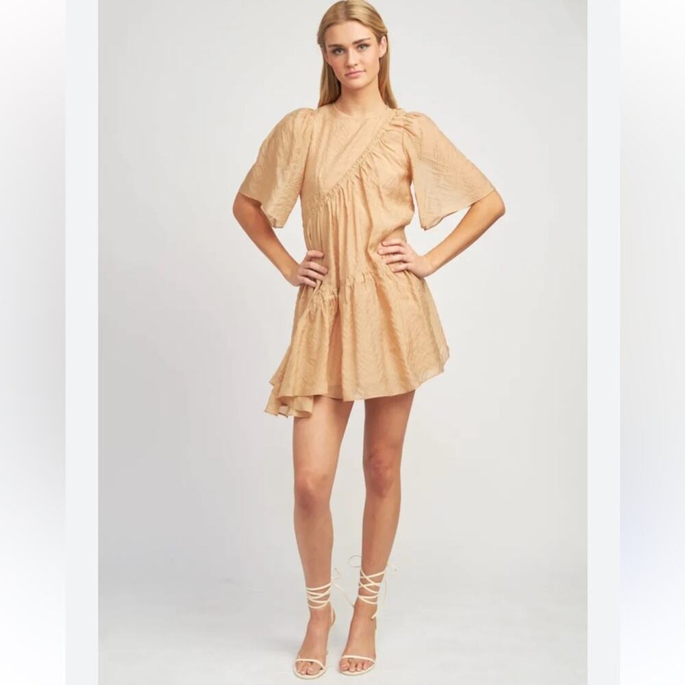 EN SAISON Dee Dee Striped Babydoll Asymmetric Tiered Mini Dress Khaki Medium NWT - Picture 2 of 10